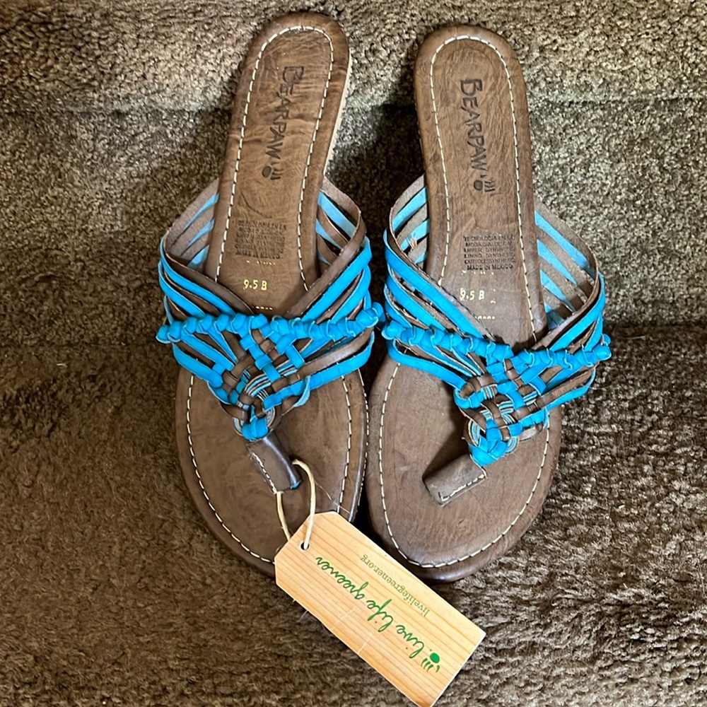 NWT BearPaw Lillian Woven Strappy Flip Flops Thong Sandals